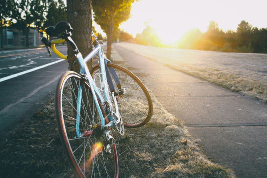 ¿A qué se debe prestar atención al andar en bicicleta en primavera?